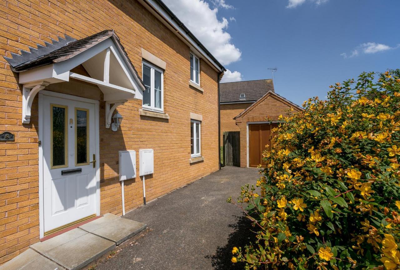 Kvm - Highclere House For Large Groups With Parking By Kvm Stays Hampton Dış mekan fotoğraf
